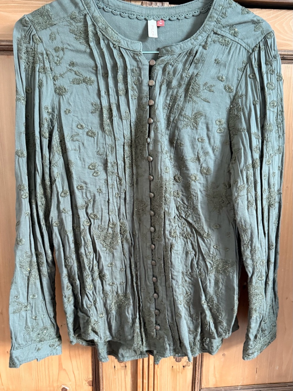 NWOT Embroidered Pintuck Button-Front Women’s Top - Sage Green